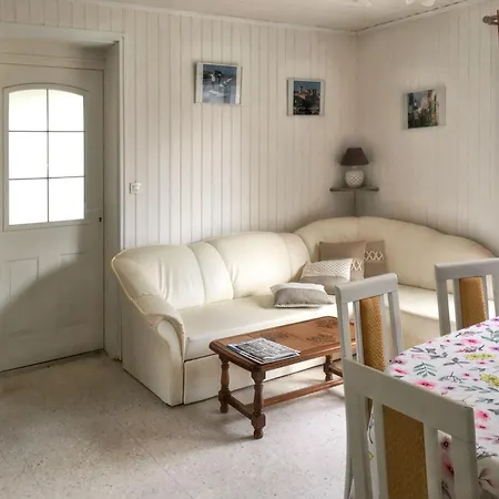 Maison Spacieuse Et Accessible - - Vue Jardin *