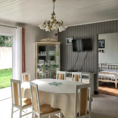 Maison Spacieuse Et Accessible - - Vue Jardin